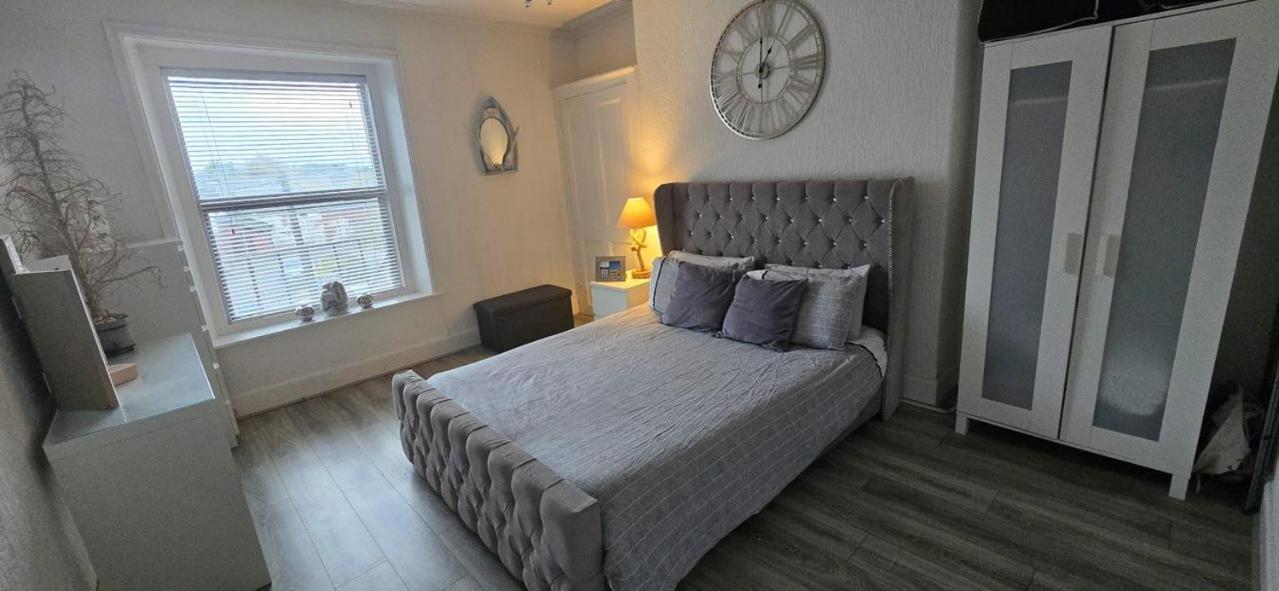 Harbour View Apartment โรส์-ออน-ซี ภายนอก รูปภาพ