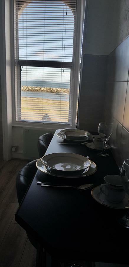 Harbour View Apartment โรส์-ออน-ซี ภายนอก รูปภาพ